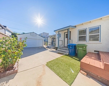 2551 S Bentley Avenue - Photo Thumbnail 12