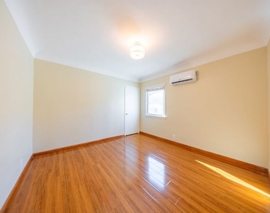 2551 S Bentley Avenue - Photo Thumbnail 7