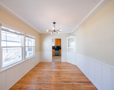 2551 S Bentley Avenue - Photo Thumbnail 4
