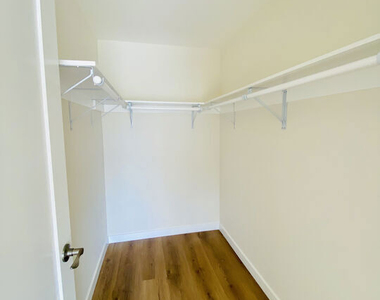 1000 S Sherbourne Drive - Photo Thumbnail 6