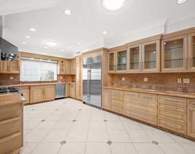 204 Foothill Road - Photo Thumbnail 3