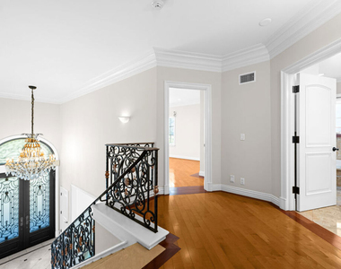204 Foothill Road - Photo Thumbnail 12