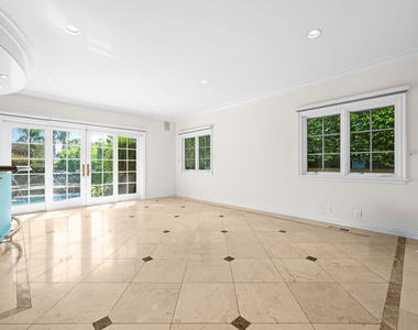 204 Foothill Road - Photo Thumbnail 7