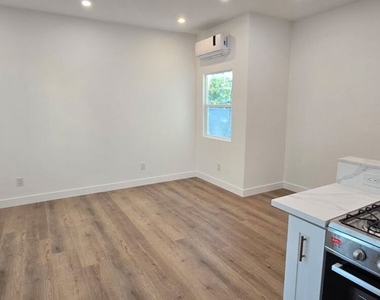 1047 Irolo Street - Photo Thumbnail 1