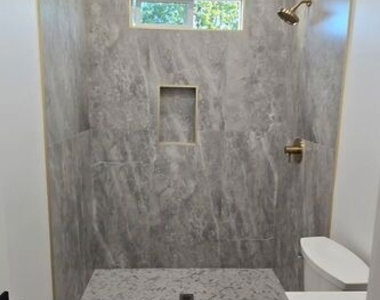 1047 Irolo Street - Photo Thumbnail 5