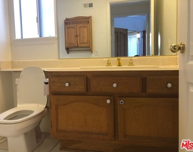 12010 Falcon Ridge Way - Photo Thumbnail 11