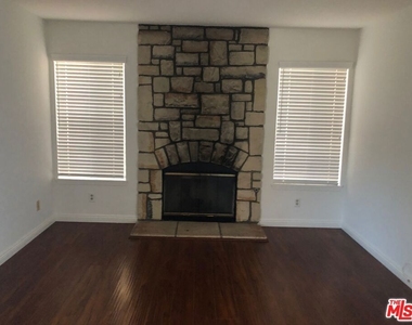 12010 Falcon Ridge Way - Photo Thumbnail 5