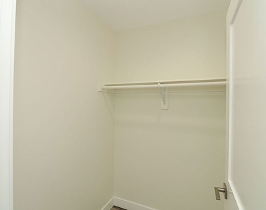 2121 S Burnside Avenue - Photo Thumbnail 21
