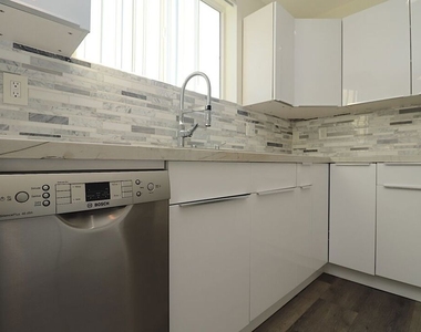 2121 S Burnside Avenue - Photo Thumbnail 10