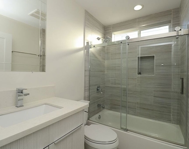 2121 S Burnside Avenue - Photo Thumbnail 18