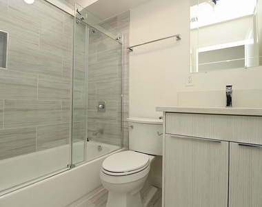 2121 S Burnside Avenue - Photo Thumbnail 22