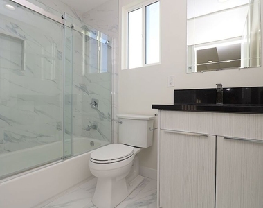 2121 S Burnside Avenue - Photo Thumbnail 28