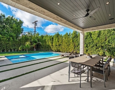 4937 Rubio Avenue - Photo Thumbnail 10