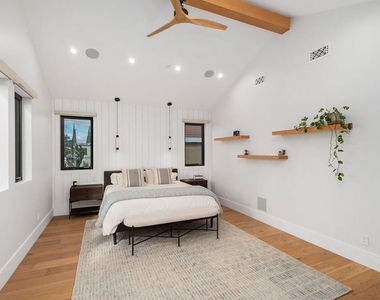 4937 Rubio Avenue - Photo Thumbnail 17
