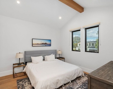4937 Rubio Avenue - Photo Thumbnail 25