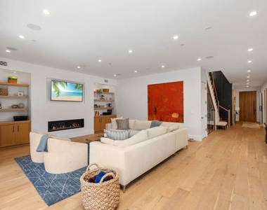 4937 Rubio Avenue - Photo Thumbnail 30