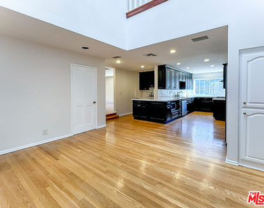 2445 22nd Street - Photo Thumbnail 16