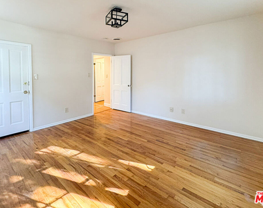 2445 22nd Street - Photo Thumbnail 15