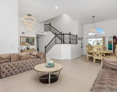 18353 Camberwell Ln - Photo Thumbnail 4