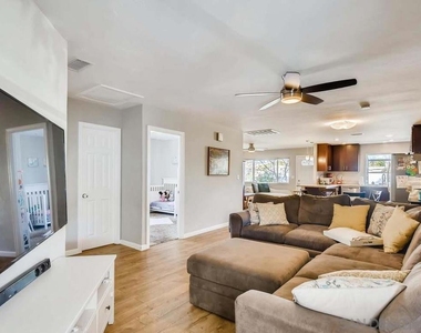 6325 Morlan - Photo Thumbnail 4