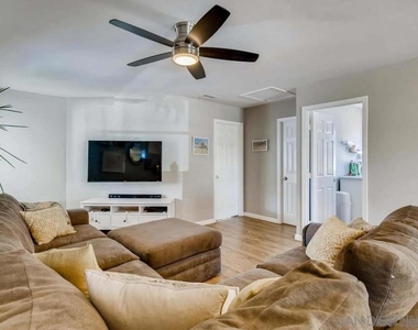 6325 Morlan - Photo Thumbnail 6