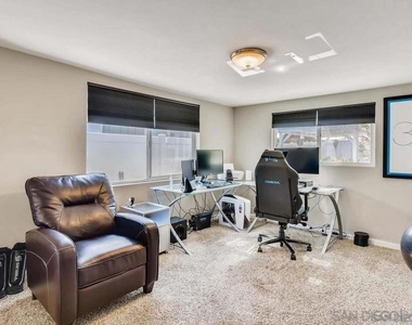 6325 Morlan - Photo Thumbnail 18