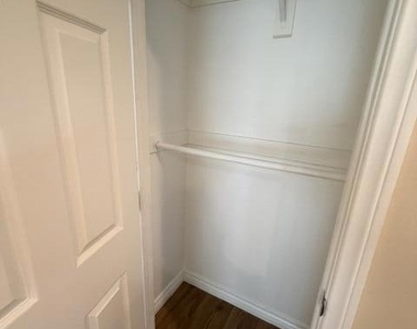 19153 Sylvan Street - Photo Thumbnail 7