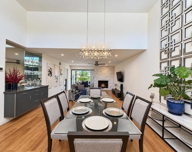 72477 Rolling Knoll Drive - Photo Thumbnail 2