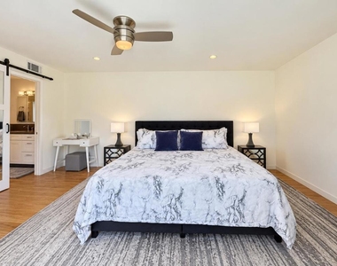 72477 Rolling Knoll Drive - Photo Thumbnail 16