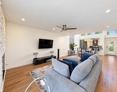 72477 Rolling Knoll Drive - Photo Thumbnail 8