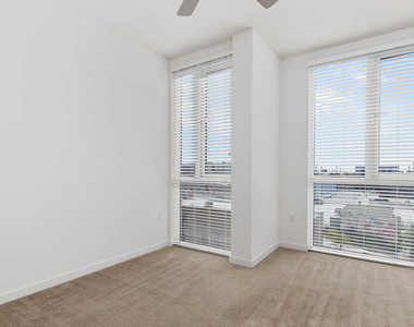 1333 Powell Street - Photo Thumbnail 17