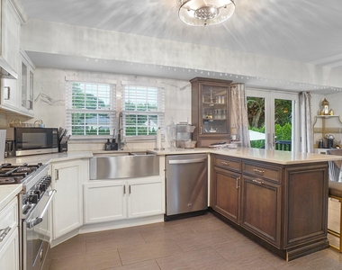 5 Crabapple Lane - Photo Thumbnail 7