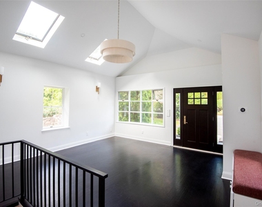112 W Lake Boulevard - Photo Thumbnail 10