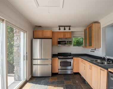 112 W Lake Boulevard - Photo Thumbnail 11