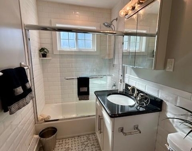 11 South Saxon Avenue - Photo Thumbnail 9