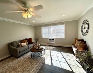 11 South Saxon Avenue - Photo Thumbnail 4