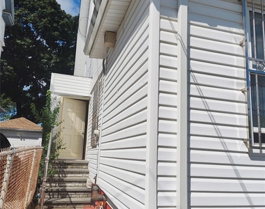 162-15 85th Avenue - Photo Thumbnail 1