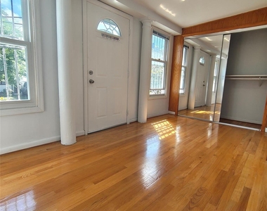 162-15 85th Avenue - Photo Thumbnail 6