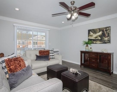 60 Chelsea Court - Photo Thumbnail 6