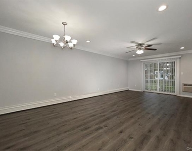 10 Westgate Drive - Photo Thumbnail 2