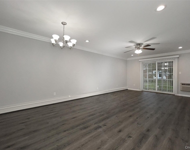10 Westgate Drive - Photo Thumbnail 3