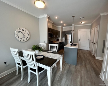 75 E Hoffman Avenue - Photo Thumbnail 3