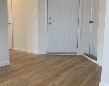 274 Main Street - Photo Thumbnail 17