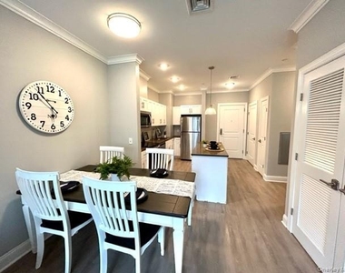 75 E Hoffman Avenue - Photo Thumbnail 11