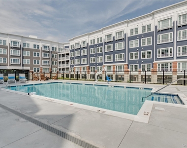 75 E Hoffman Avenue - Photo Thumbnail 7