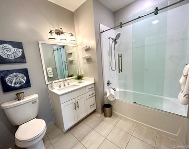 75 E Hoffman Avenue - Photo Thumbnail 13