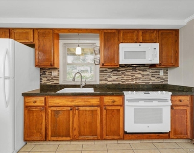 14 Hemlock Hill - Photo Thumbnail 15