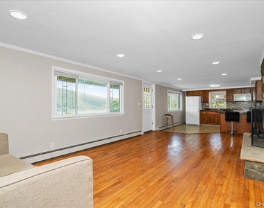 14 Hemlock Hill - Photo Thumbnail 9
