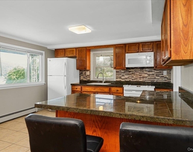 14 Hemlock Hill - Photo Thumbnail 12