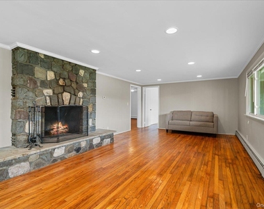 14 Hemlock Hill - Photo Thumbnail 5